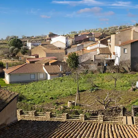Holiday home El Hogar Del Herrero Ahigal de los Aceiteros